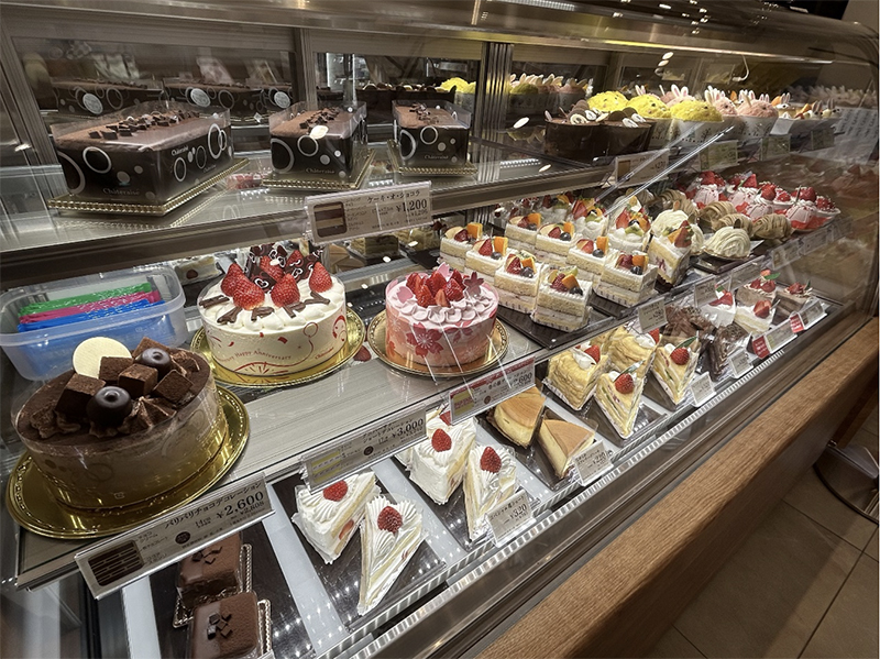 Chateraise ร้านขนมหวานที่เปิด 24 ชั่วโมง